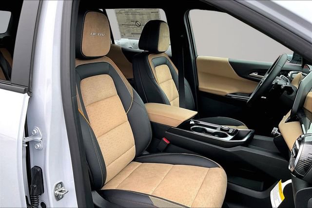 New 2026 Chevrolet Equinox ACTIV w/ Convenience Package III AWD/4WD image 11