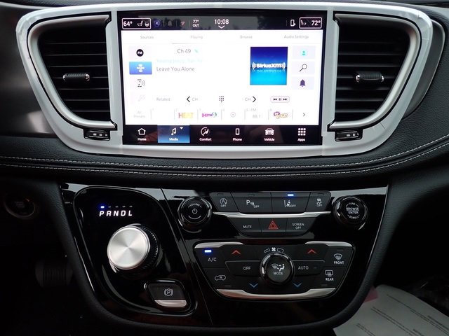 New 2026 Chrysler Pacifica Select image 21