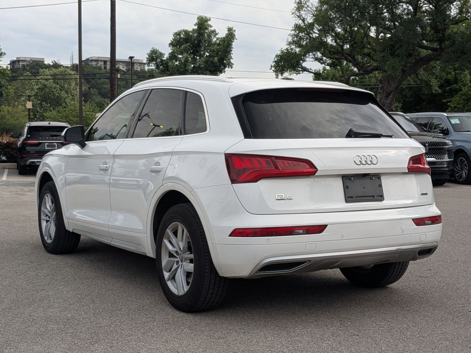 Used 2020 Audi Q5 2.0T Premium w/ Convenience Package AWD/4WD image 5