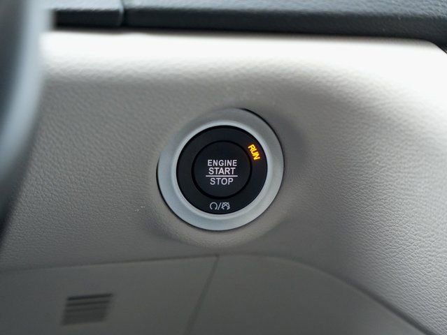 Used 2024 Chrysler Pacifica Touring-L image 20