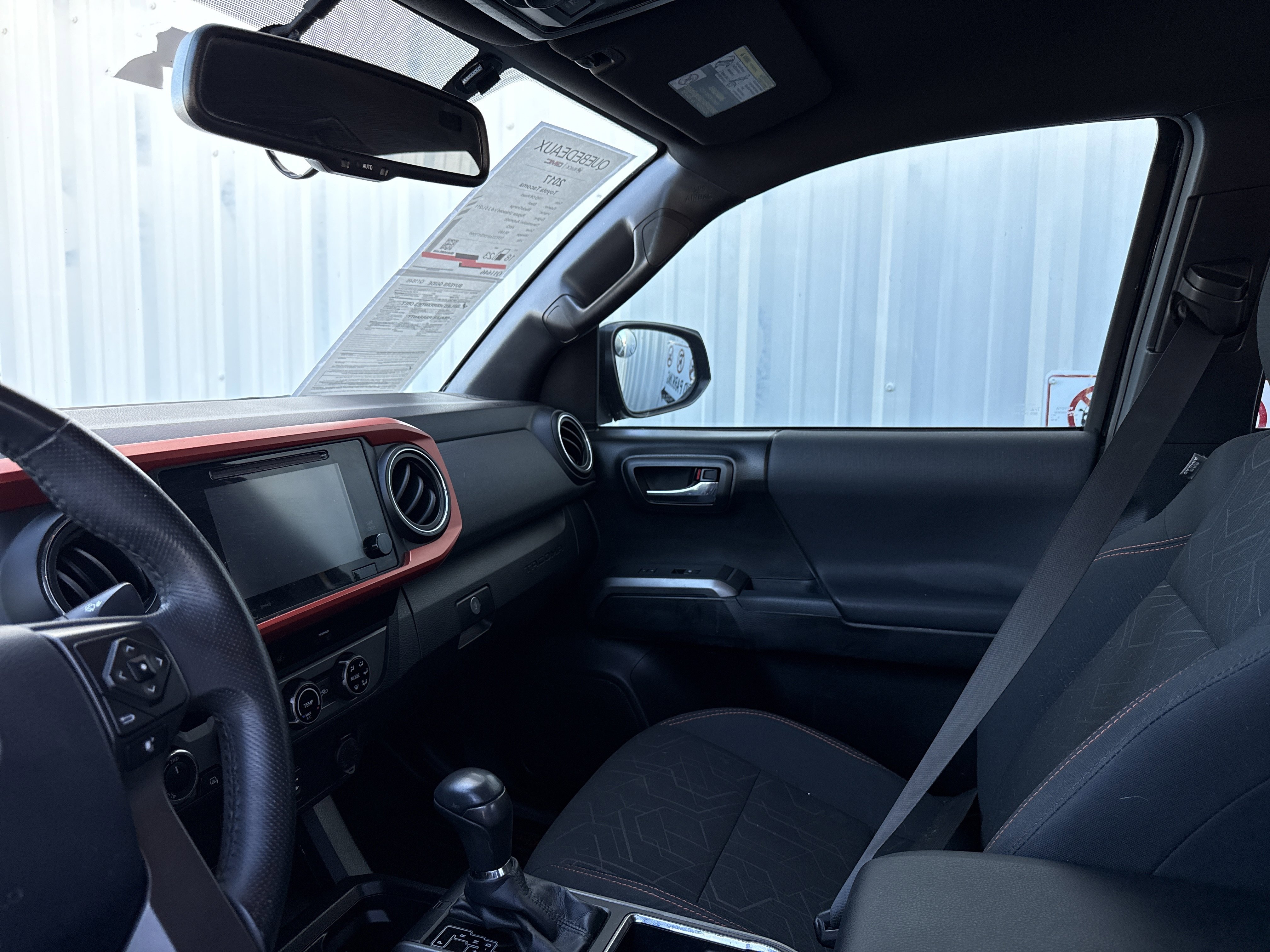 Used 2017 Toyota Tacoma TRD Off-Road w/ Tow Package (A/T) image 18