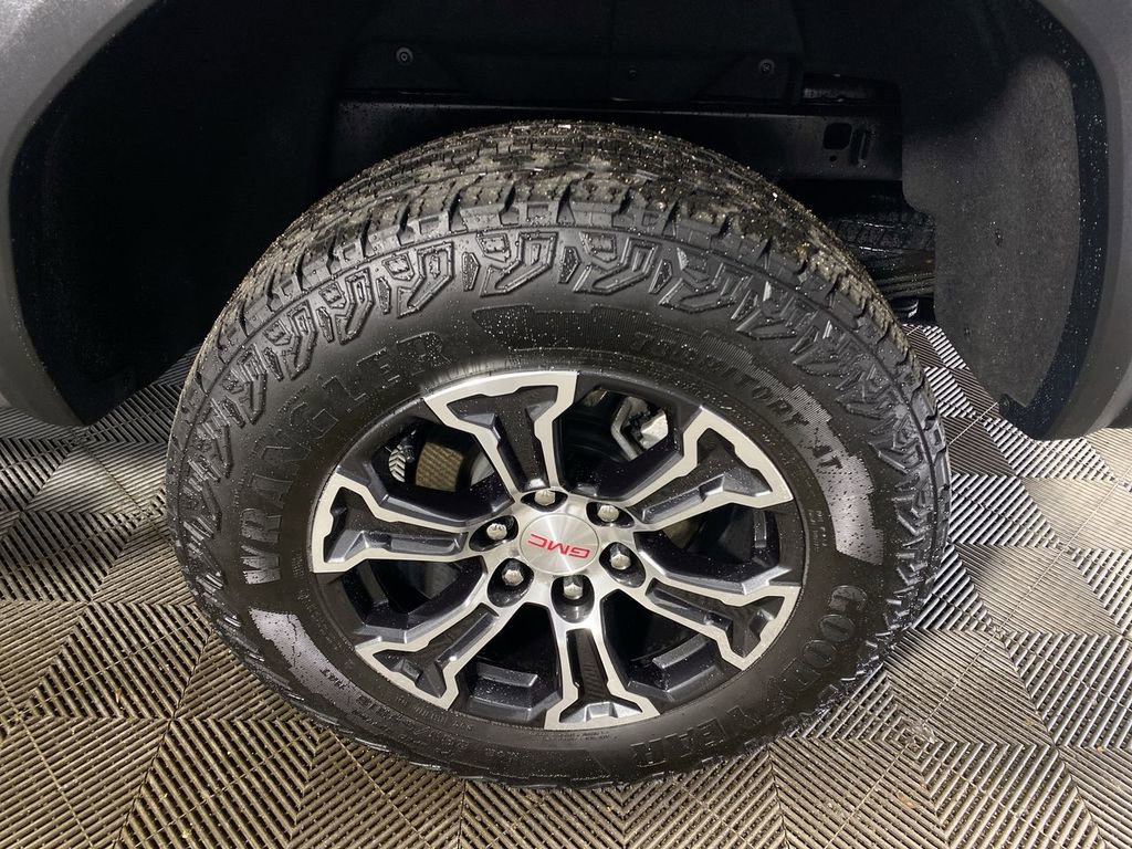 Used 2023 GMC Canyon AT4 w/ Technology Package AWD/4WD image 10