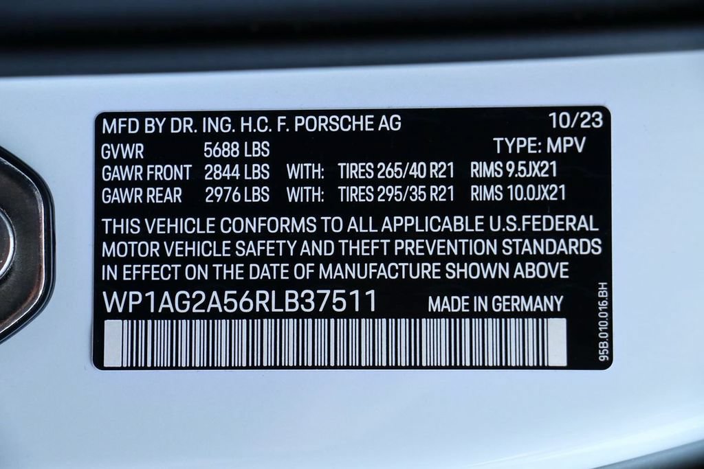 Used 2024 Porsche Macan S AWD/4WD image 36