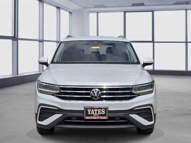 Used 2023 Volkswagen Tiguan SE image 2