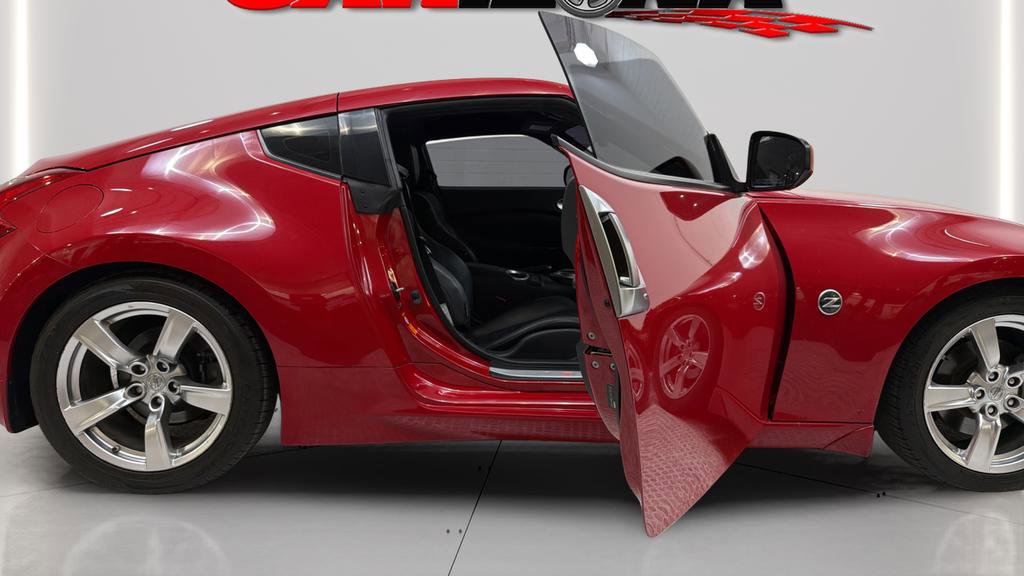 Used 2009 Nissan 370Z Touring image 17