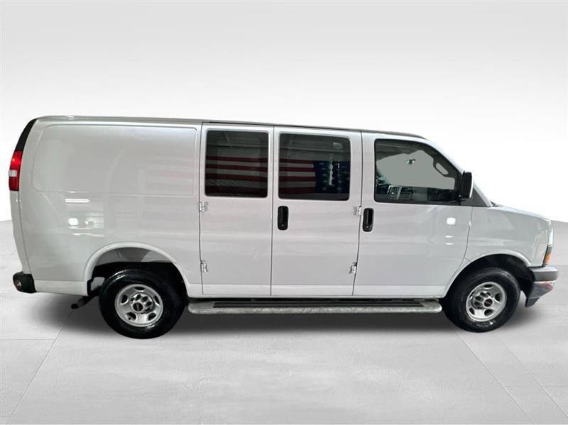 Used 2025 GMC Savana 2500 w/ Driver Convenience Package RWD image 4