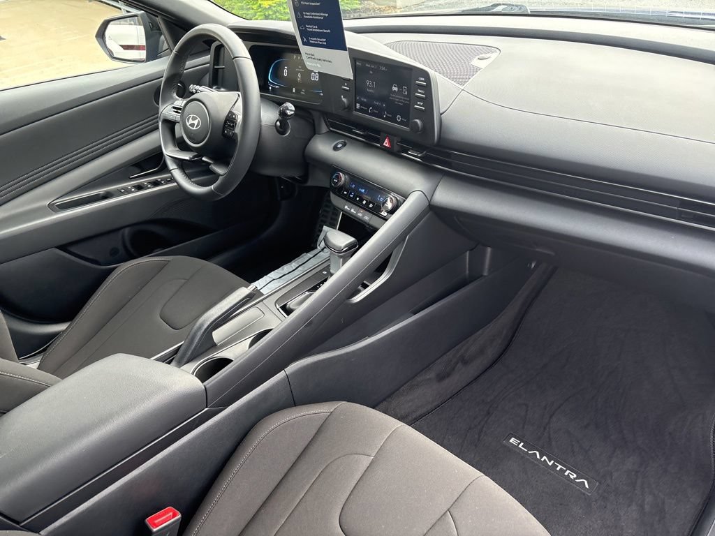 Certified 2025 Hyundai Elantra Sport w/ Cargo Package FWD image 12