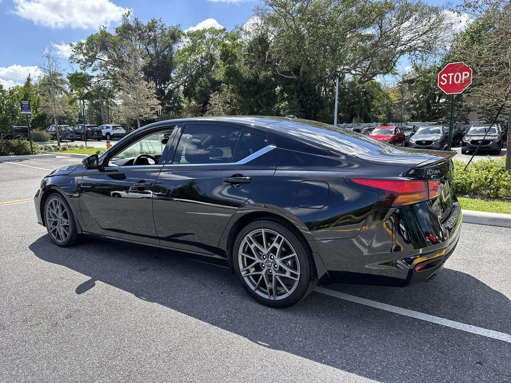 Used 2023 Nissan Altima 2.0 SR image 13