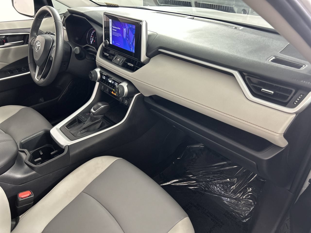 Used 2025 Toyota RAV4 XLE Premium w/ Weather Package FWD image 28