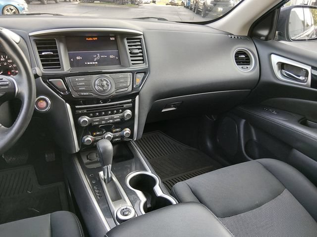 Used 2019 Nissan Pathfinder SV AWD/4WD image 11