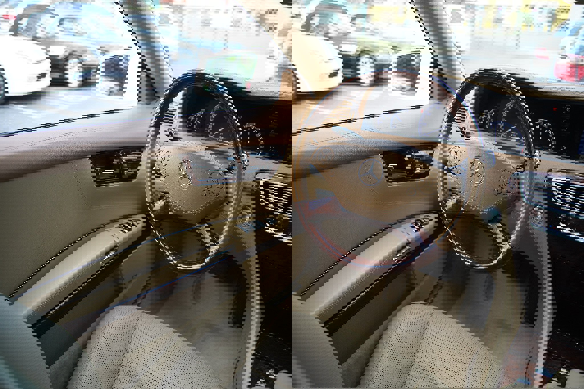 Used 2013 Mercedes-Benz CL 550 4MATIC image 25