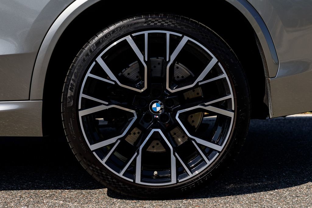Used 2022 BMW X5 M w/ Competition Package 2 image 19