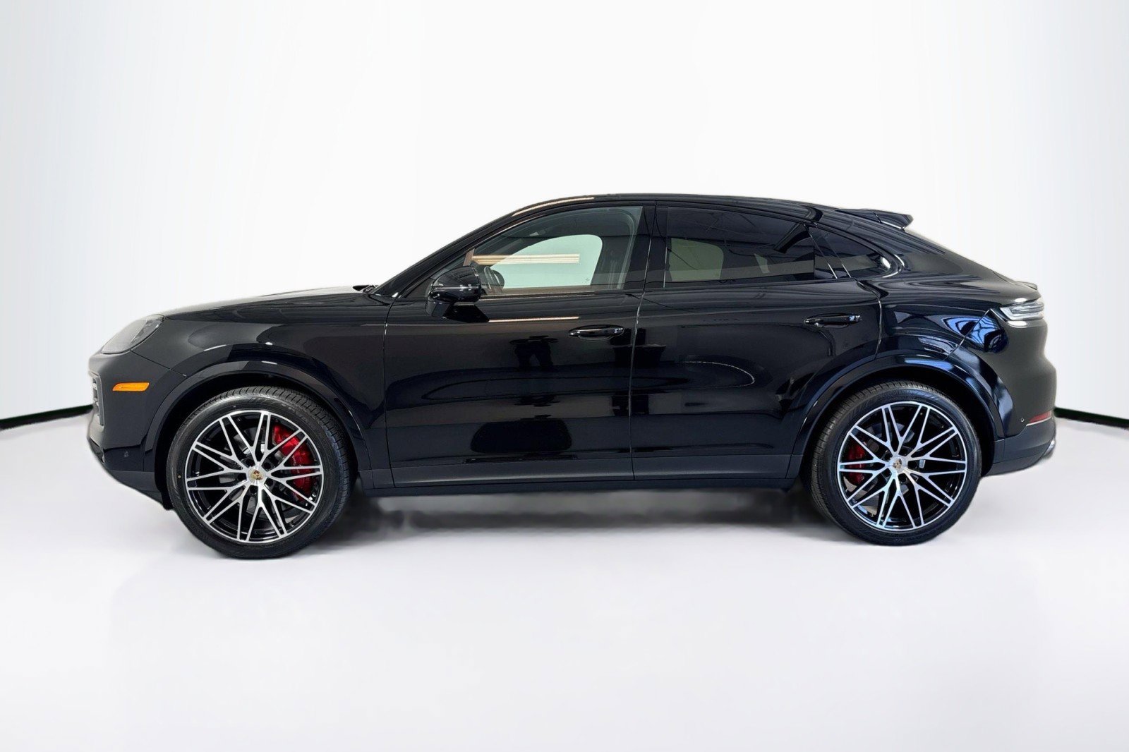 Used 2024 Porsche Cayenne S image 8