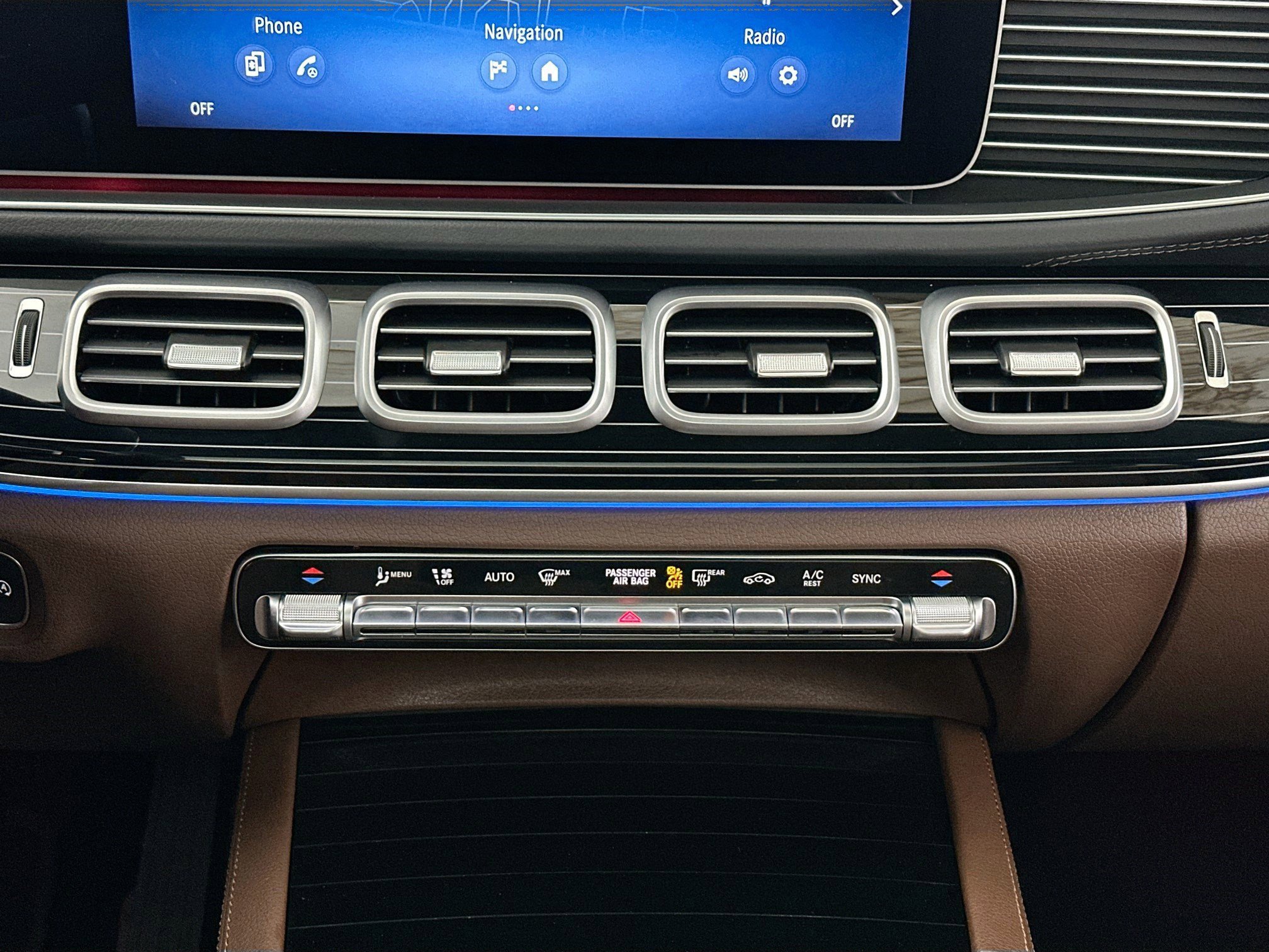 Used 2025 Mercedes-Benz GLE 450 4MATIC Coupe image 13