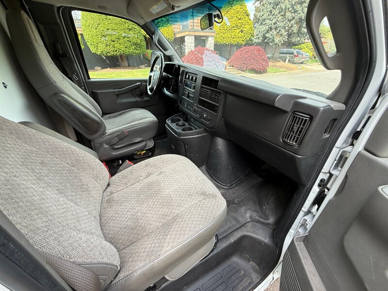 Used 2019 GMC Savana 3500 w/ Power Convenience Package RWD image 9