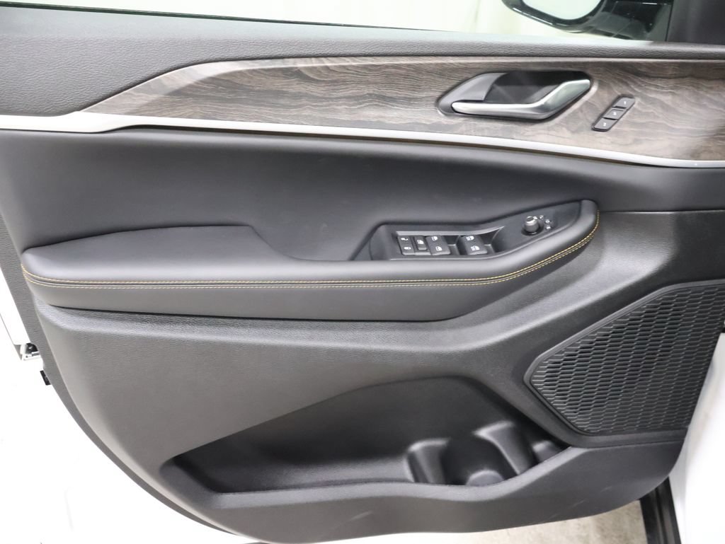 New 2026 Jeep Grand Cherokee Limited AWD/4WD image 11