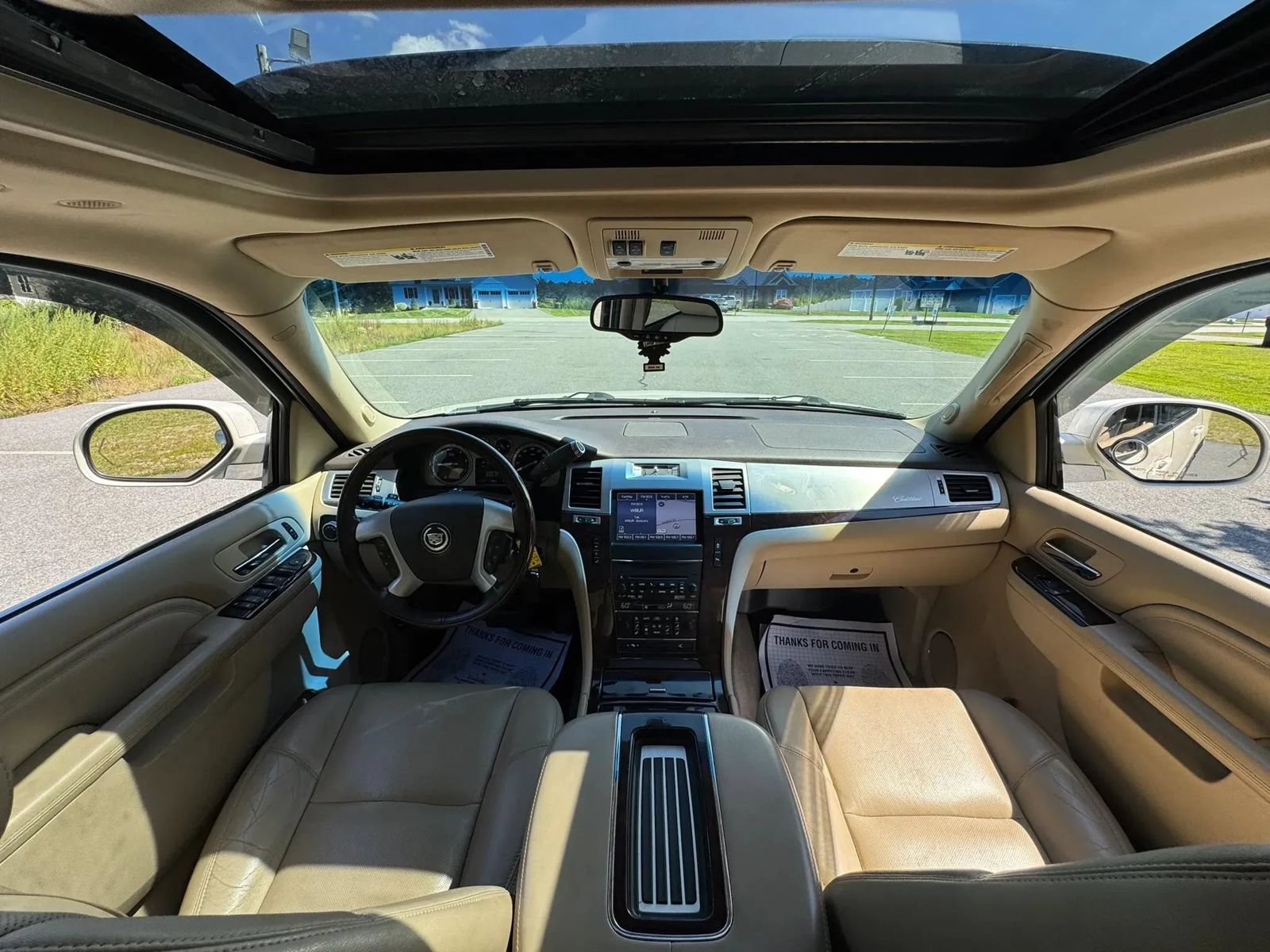 Used 2012 Cadillac Escalade Premium AWD/4WD image 23