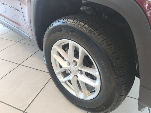 Certified 2024 Jeep Grand Cherokee Laredo X RWD image 52