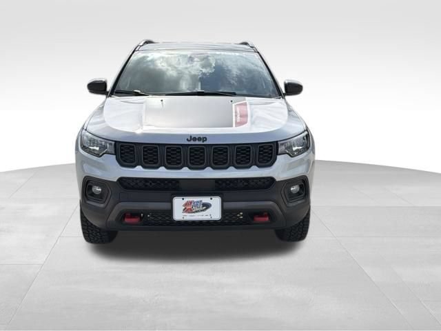 New 2026 Jeep Compass Trailhawk w/ Trailer Tow Group AWD/4WD image 8