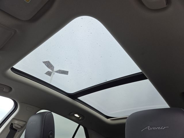 Used 2023 Buick Envision Avenir image 3