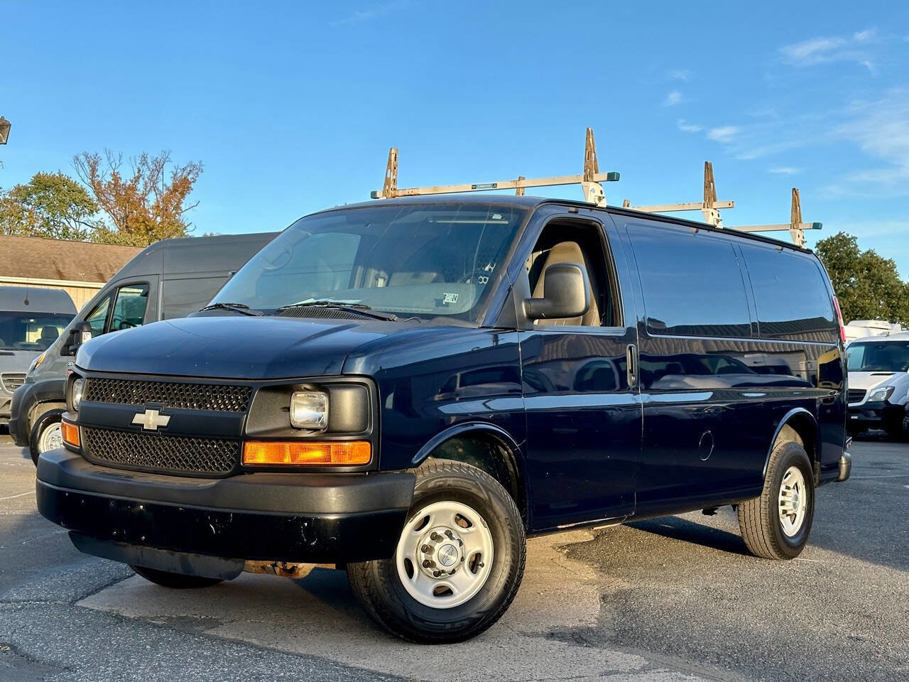 Used 2015 Chevrolet Express 3500 image 3