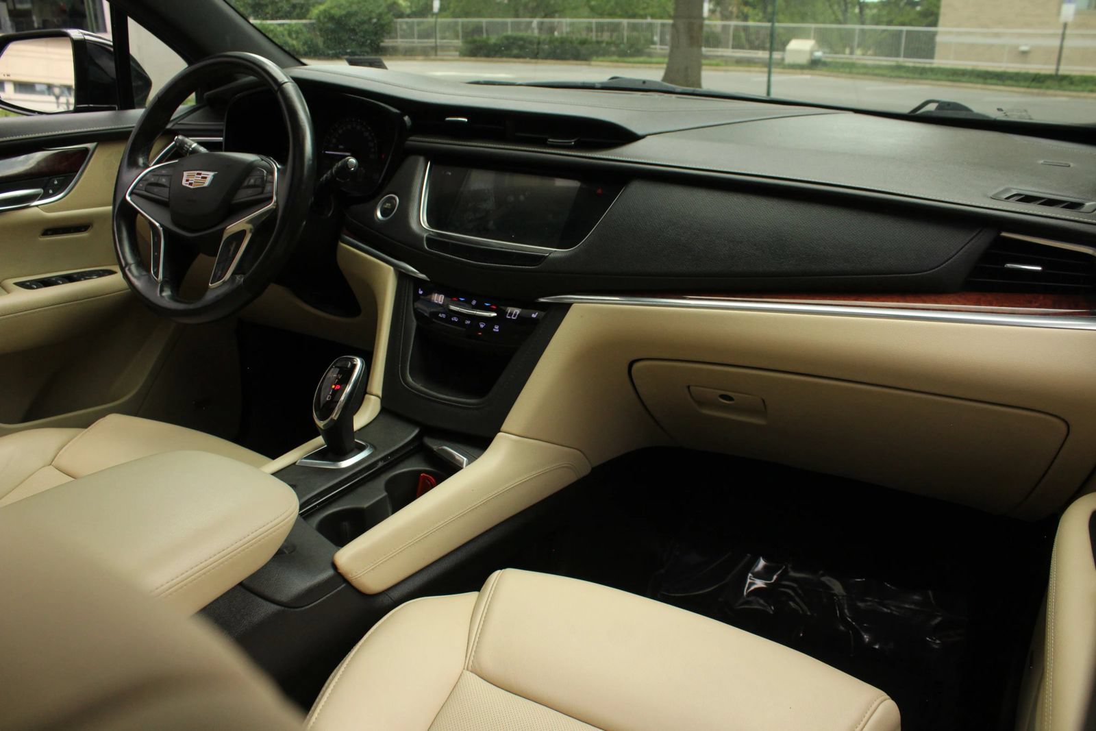 Used 2018 Cadillac XT5 Luxury w/ Driver Awareness Package FWD image 23
