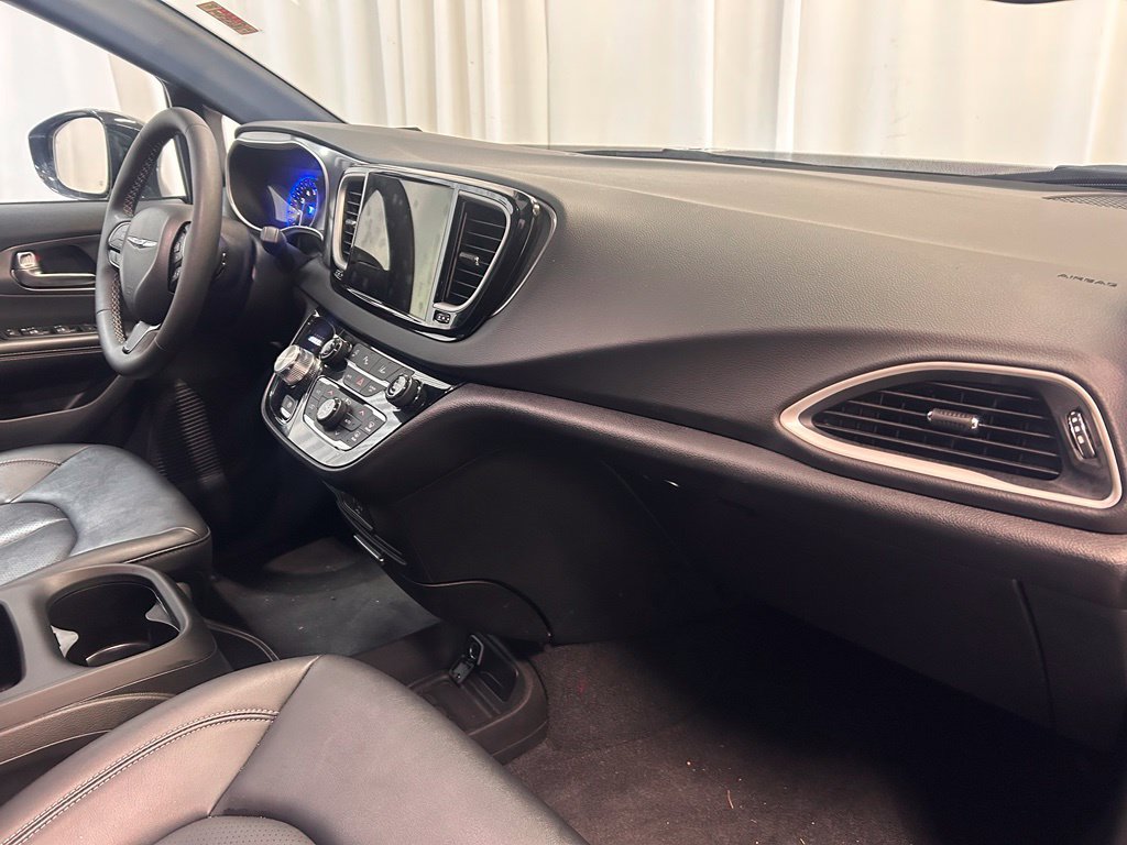 Used 2026 Chrysler Pacifica Select w/ S Appearance Package FWD image 25