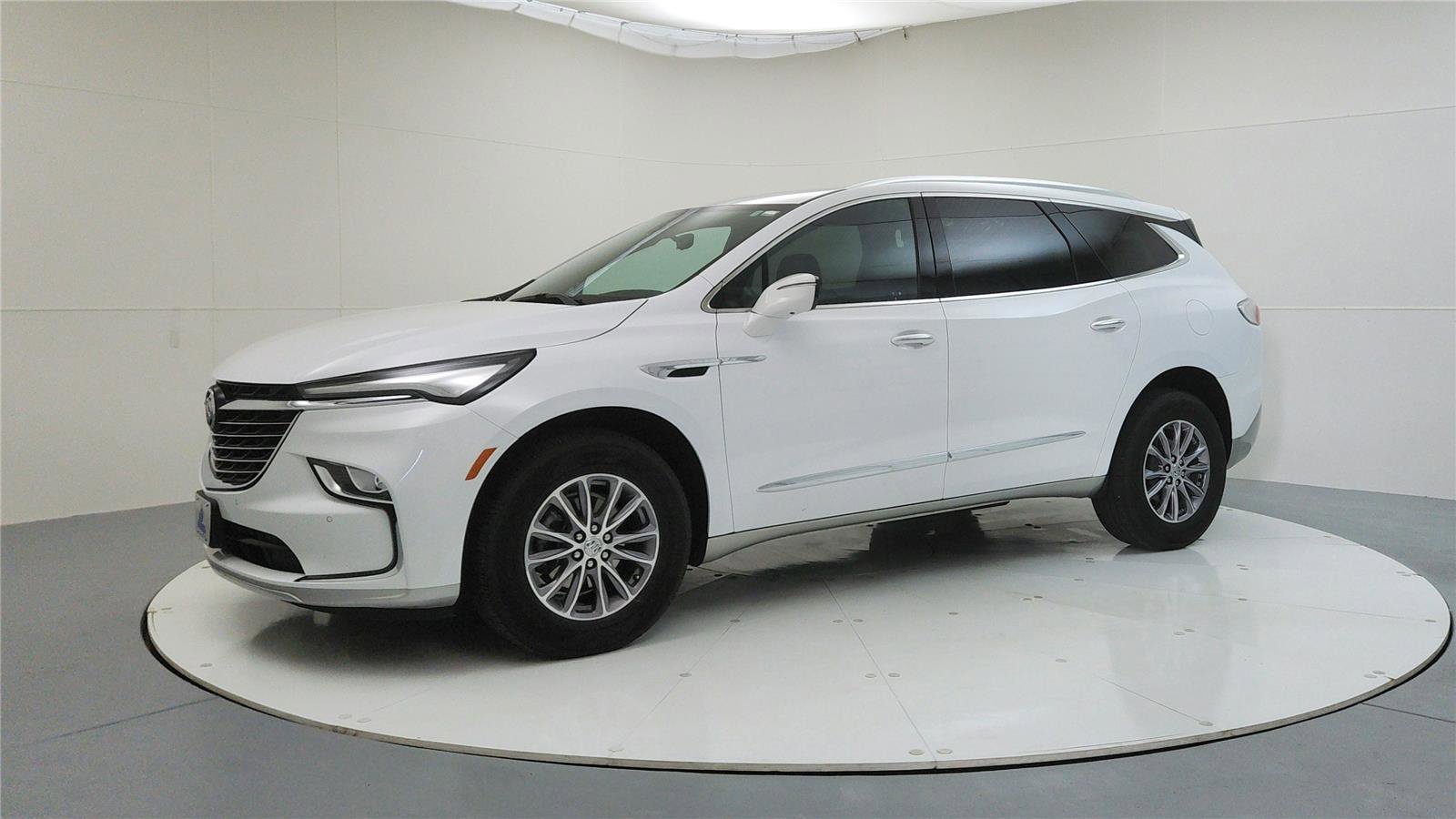 Used 2024 Buick Enclave Premium image 3
