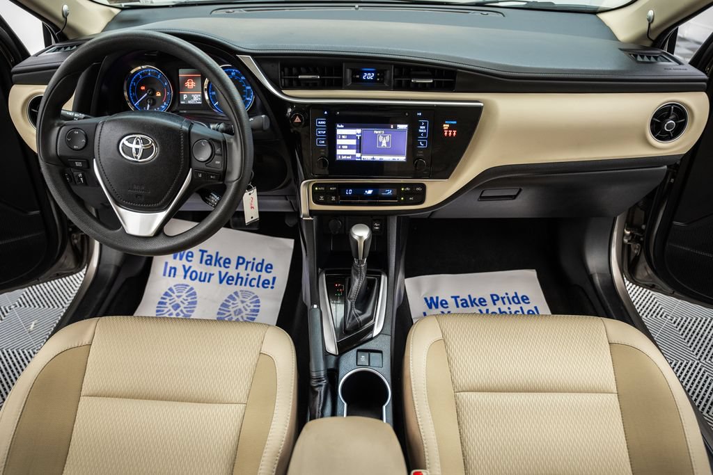 Used 2019 Toyota Corolla LE FWD image 18
