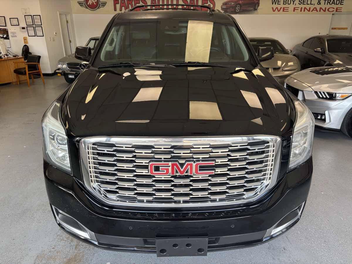 Used 2018 GMC Yukon XL SLE w/ SLE Value Package RWD image 1