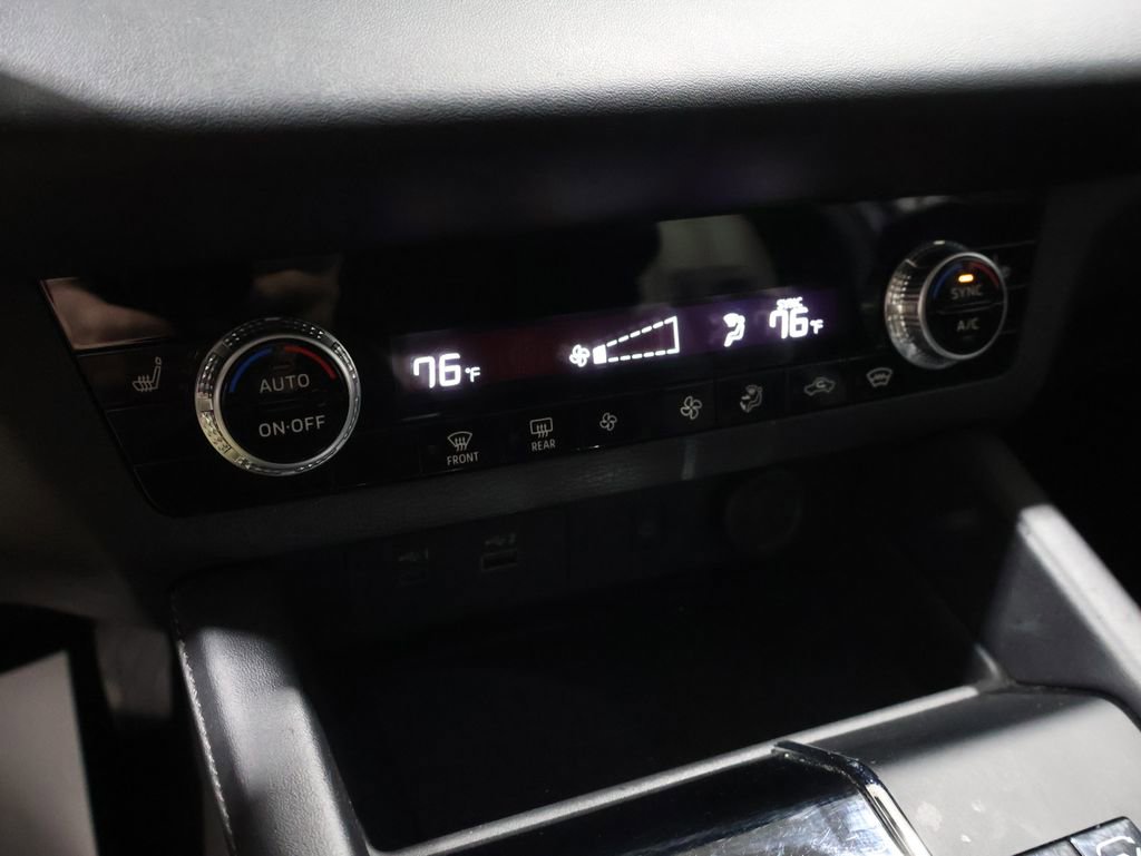 Used 2024 Mitsubishi Outlander SE image 28