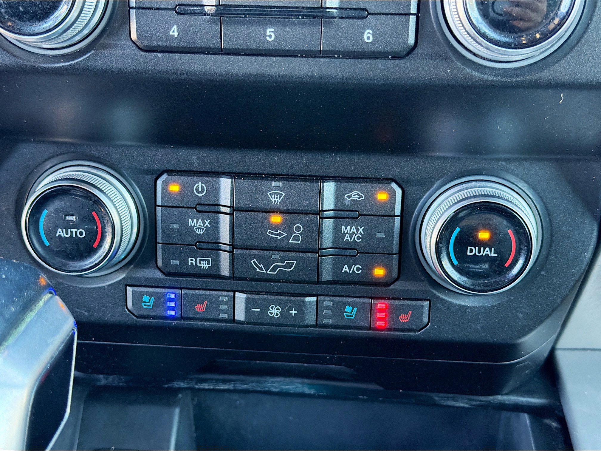 Used 2019 Ford F150 Platinum AWD/4WD image 32