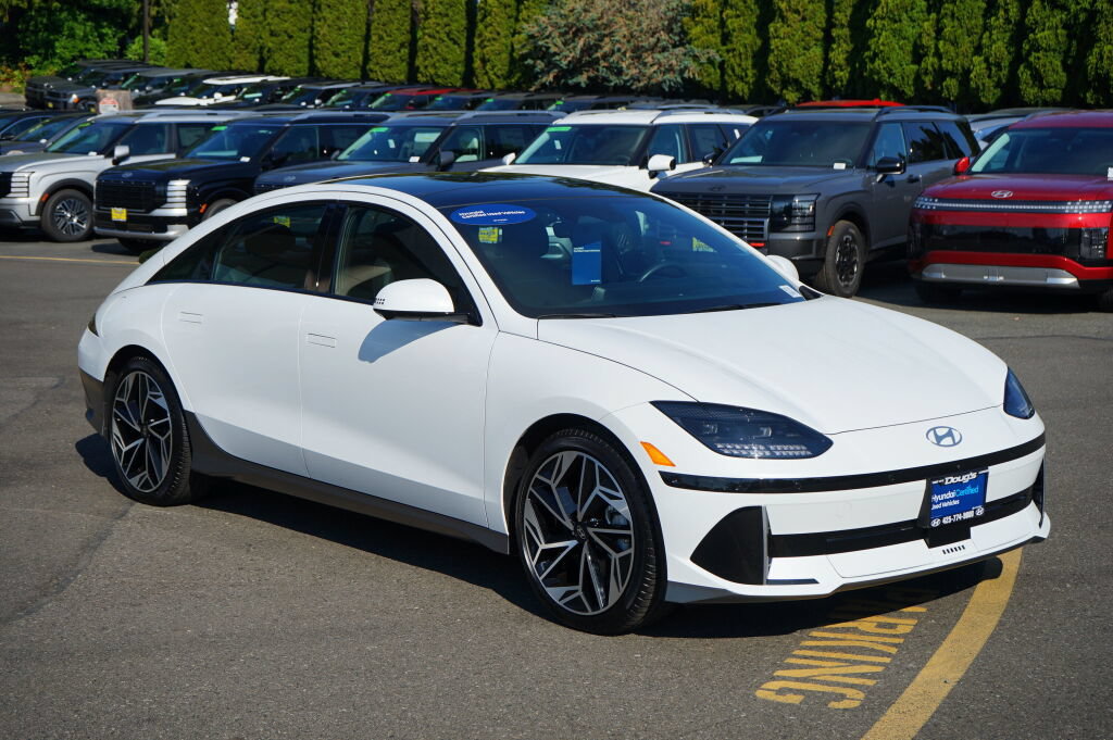 Certified 2023 Hyundai Ioniq 6 Limited w/ Cargo Package RWD image 4