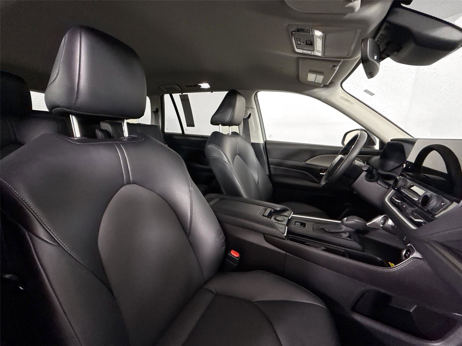 Certified 2025 Toyota Grand Highlander FWD image 42