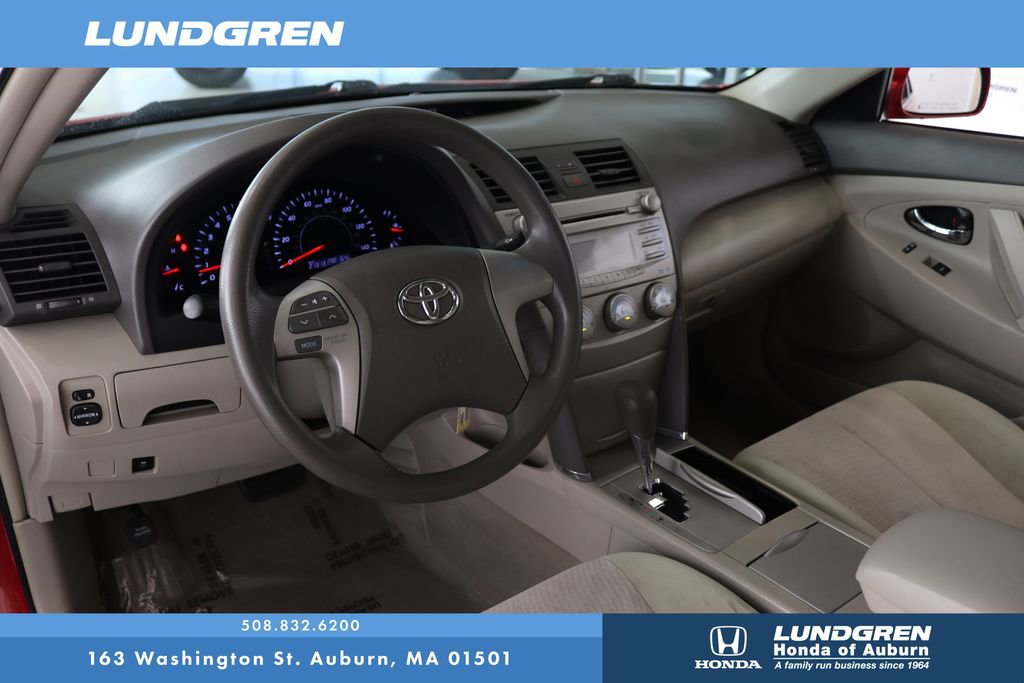 Used 2010 Toyota Camry LE FWD image 8