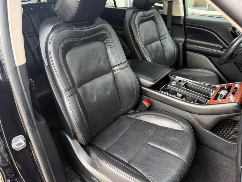Used 2022 Lincoln Aviator Reserve w/ Equipment Group 201A image 11
