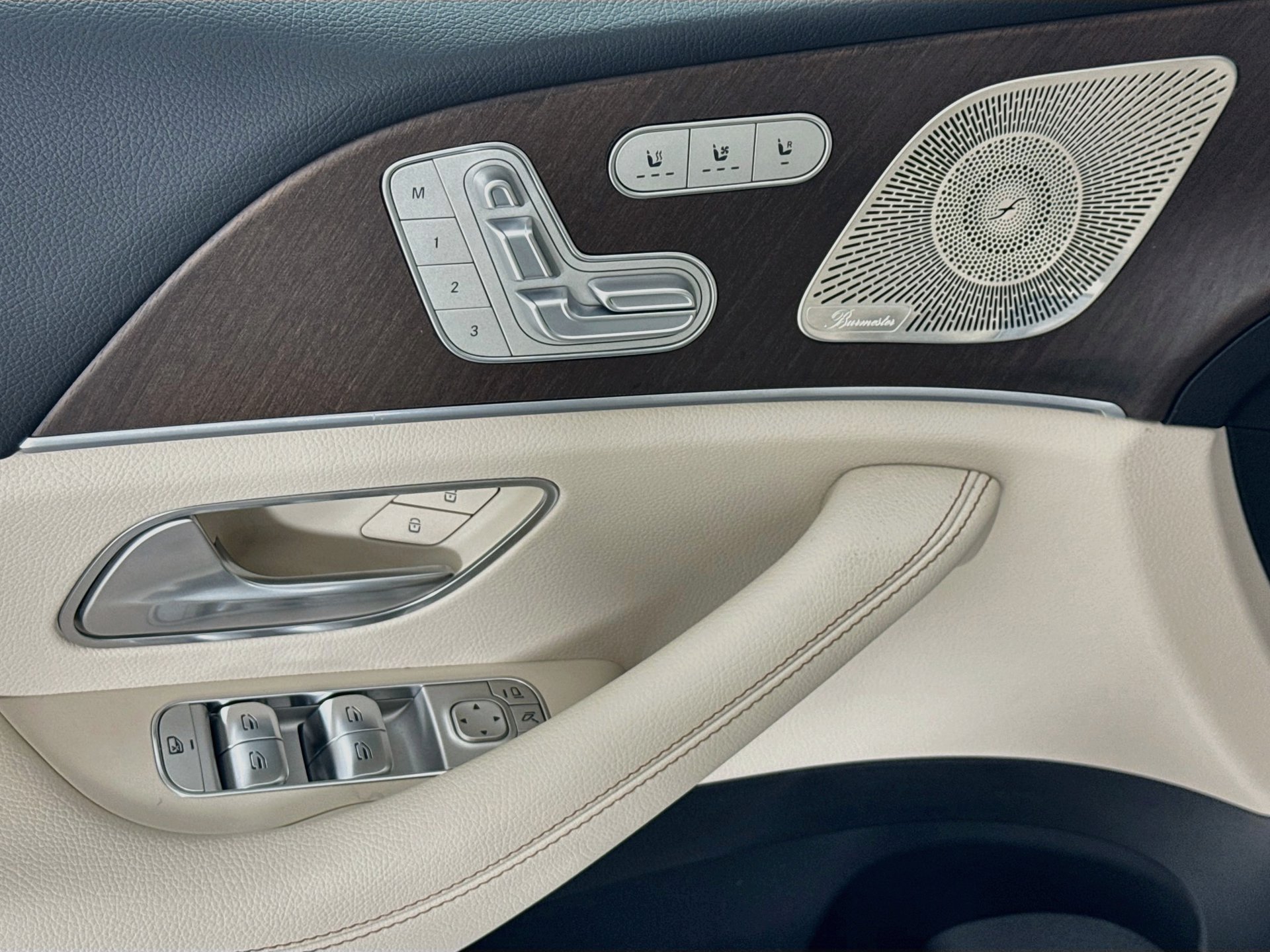 New 2027 Mercedes-Benz GLS 450 4MATIC image 19