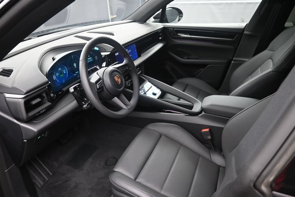 New 2026 Porsche Macan 4 Electric AWD/4WD image 4