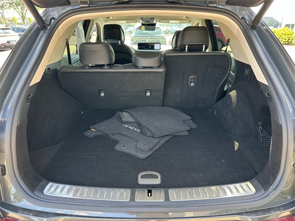 Used 2025 Genesis GV70 2.5T image 9