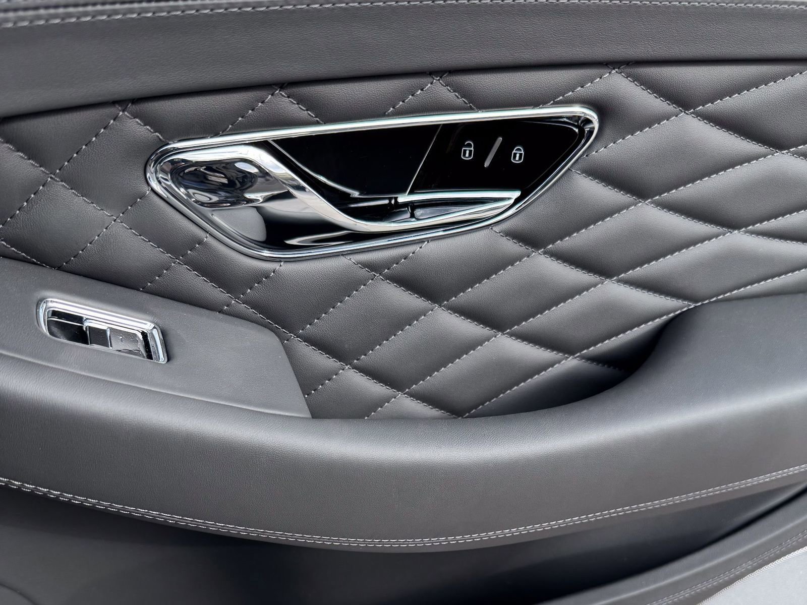 Used 2024 Bentley Continental GT Azure image 24