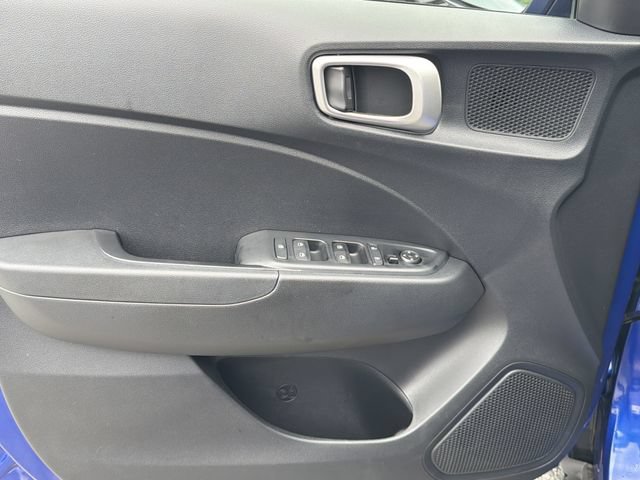 Certified 2025 Hyundai Venue SEL FWD image 10