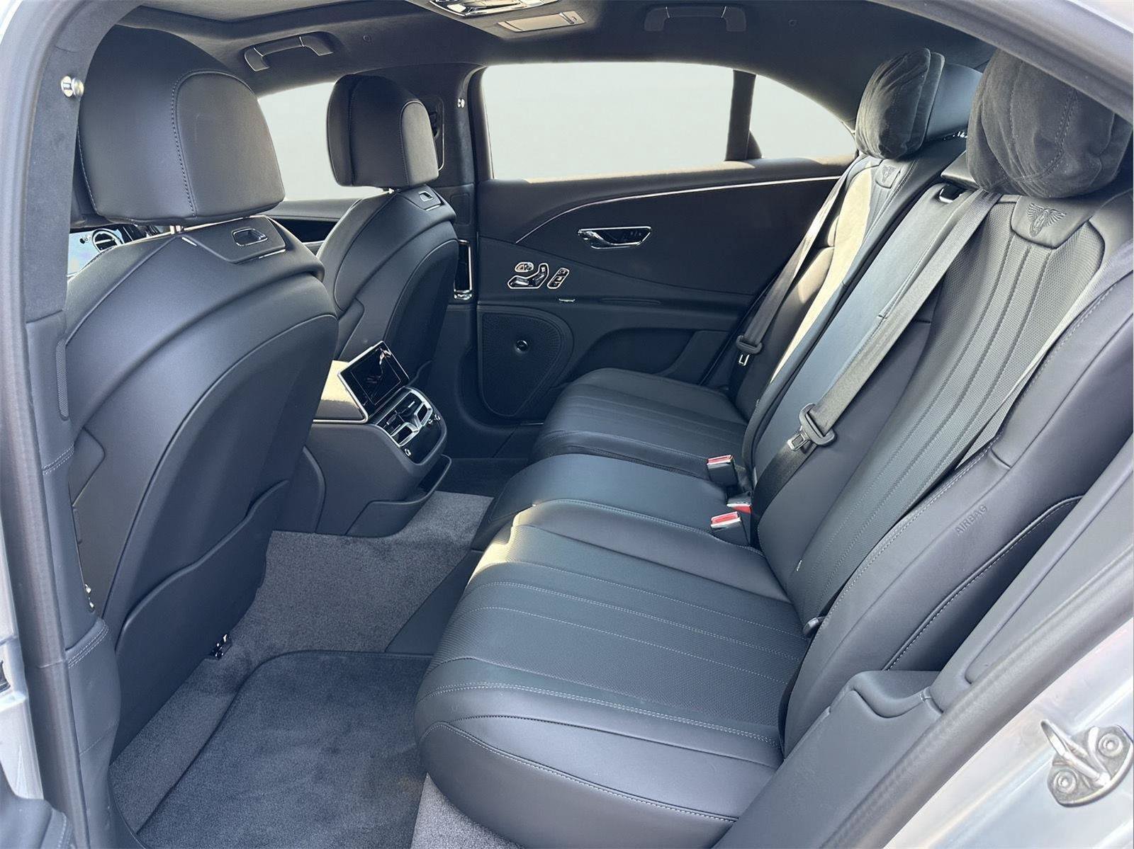 New 2026 Bentley Flying Spur V8 AWD/4WD image 32