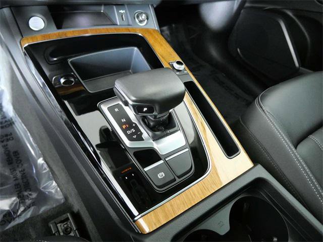 Used 2023 Audi Q5 2.0T Premium w/ Convenience Package image 19