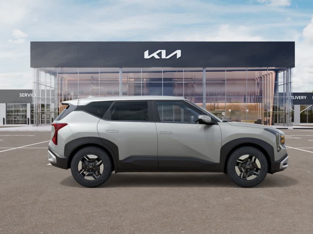 New 2027 Kia Seltos LX FWD image 7