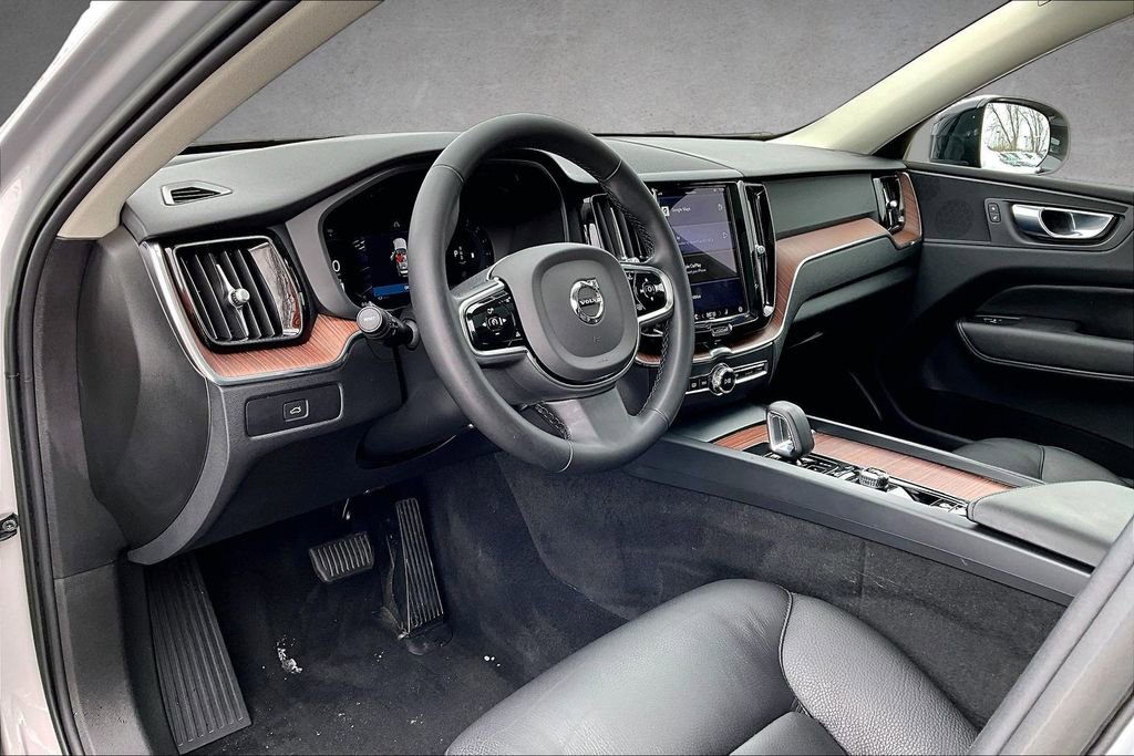 Certified 2023 Volvo XC60 B5 Plus w/ Protection Package Premier image 16