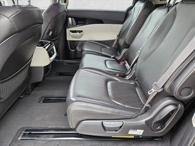 Used 2022 Kia Carnival EX FWD image 18