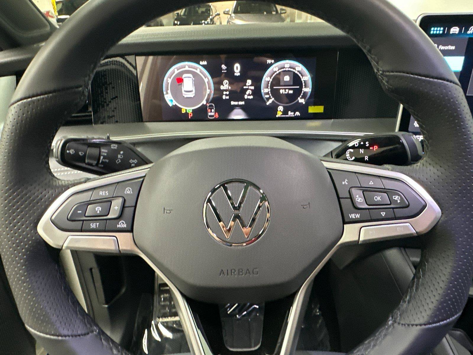 New 2026 Volkswagen Tiguan SE R-Line AWD/4WD image 22