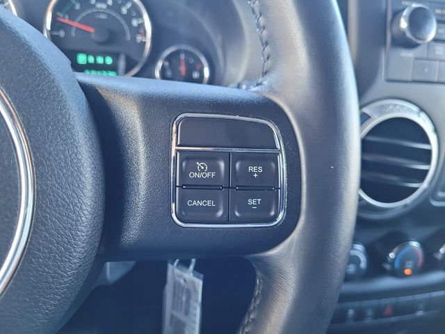 Used 2015 Jeep Wrangler Sahara w/ Connectivity Group AWD/4WD image 13
