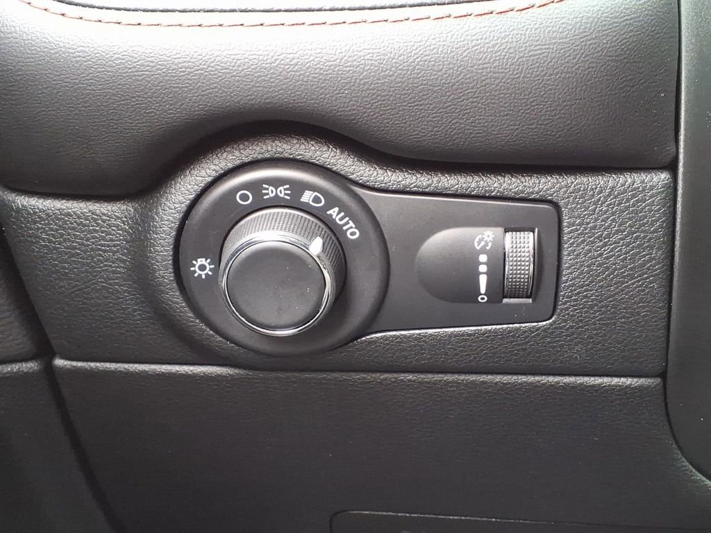 Used 2025 Dodge Durango GT image 22