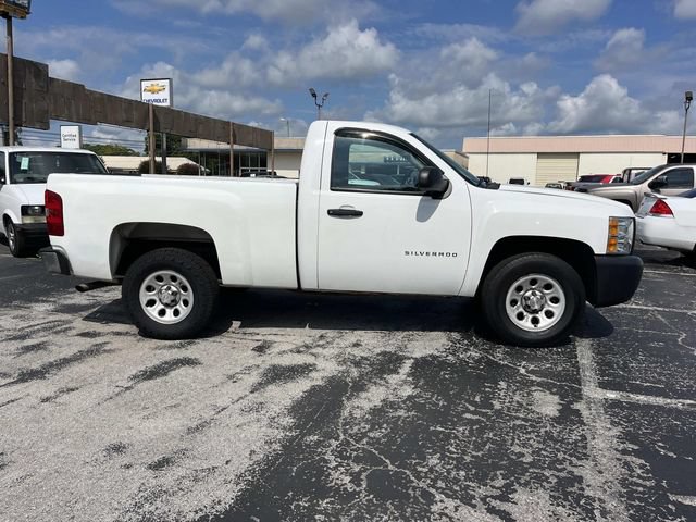 Used 2011 Chevrolet Silverado 1500 W/T RWD image 2